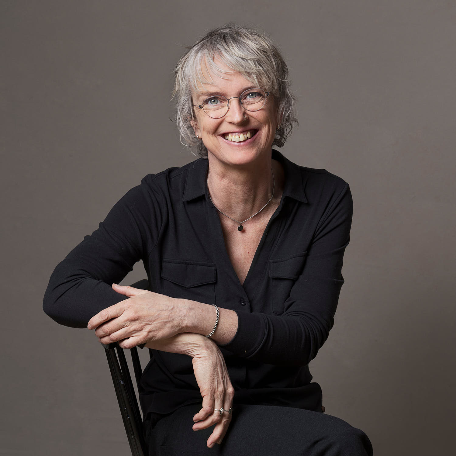 Portretfoto van Anke Olthof. Afscheidsfotograaf en uitvaartfotograaf in Zwolle